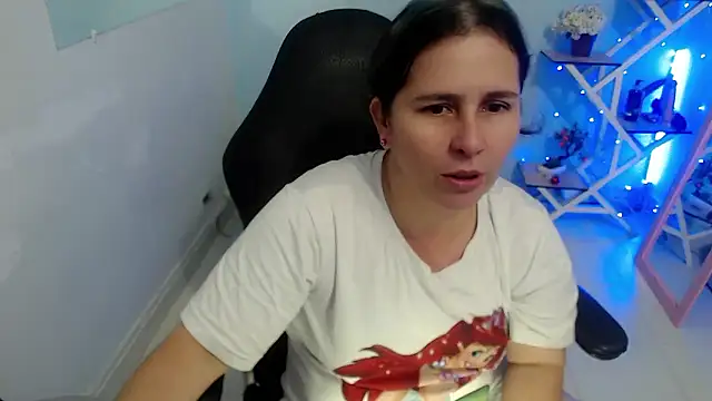 Snapshot of victoria_jones chatting on January 13, 2026, 4:11 pm victoria jones online show from January 13, 2026, 4:11 pm