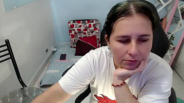 Snapshot of victoria_jones chatting on January 15, 2026, 4:32 pm victoria jones online show from January 15, 2026, 4:32 pm