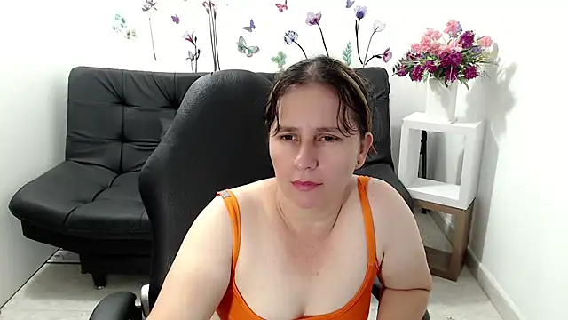 Snapshot of victoria_jones chatting on May 12, 2026, 12:00 pm victoria jones online show from May 12, 2026, 12:00 pm