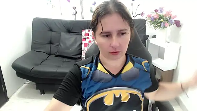 Snapshot of victoria_jones chatting on May 18, 2026, 1:49 pm victoria jones online show from May 18, 2026, 1:49 pm