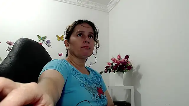 Snapshot of victoria_jones chatting on May 13, 2026, 12:45 pm victoria jones online show from May 13, 2026, 12:45 pm