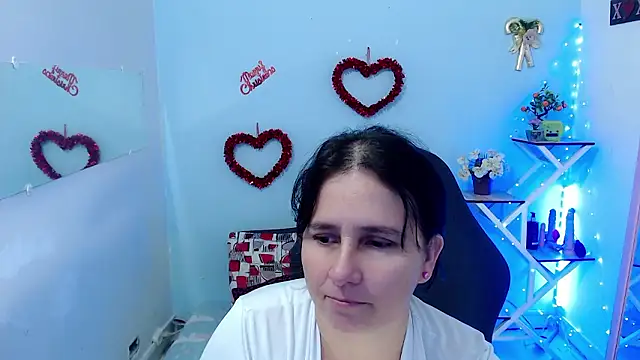 Snapshot of victoria_jones chatting on January 7, 2026, 2:44 pm victoria jones online show from January 7, 2026, 2:44 pm