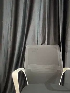 Diya Chopra online show from November 5, 2025, 4:15 am