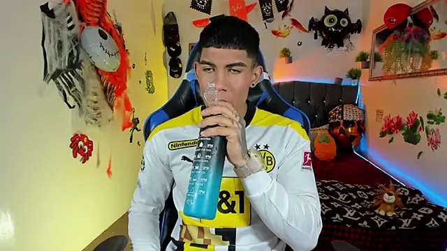 Damian latinxxx online show from October 27, 2025, 3:07 am