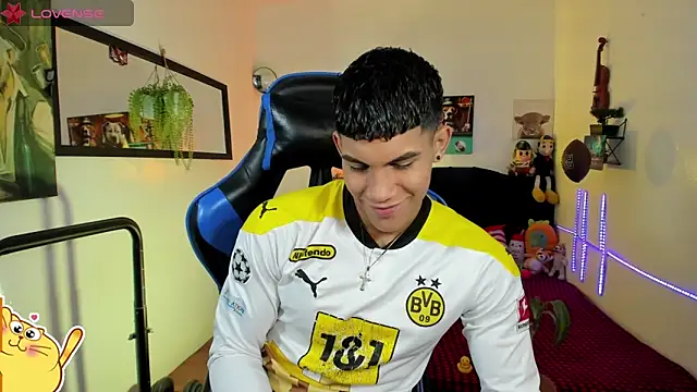 Damian latinxxx online show from April 20, 2026, 3:09 am