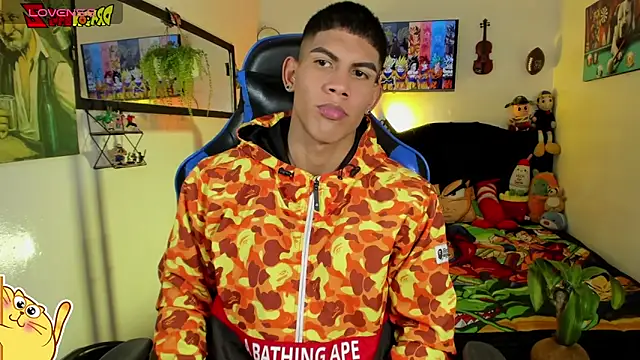 Snapshot of Damian_latinxxx chatting on May 11, 2026, 3:08 am Damian latinxxx online show from May 11, 2026, 3:08 am