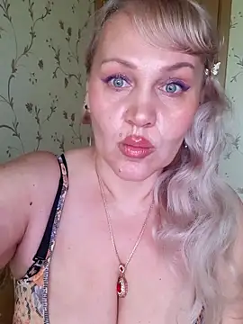 Snapshot of IsabellaBoni chatting on June 2, 2026, 6:02 am IsabellaBoni online show from June 2, 2026, 6:02 am