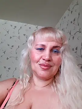 IsabellaBoni online show from November 25, 2025, 7:08 am