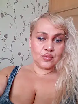 Snapshot of IsabellaBoni chatting on February 18, 2026, 7:39 am IsabellaBoni online show from February 18, 2026, 7:39 am