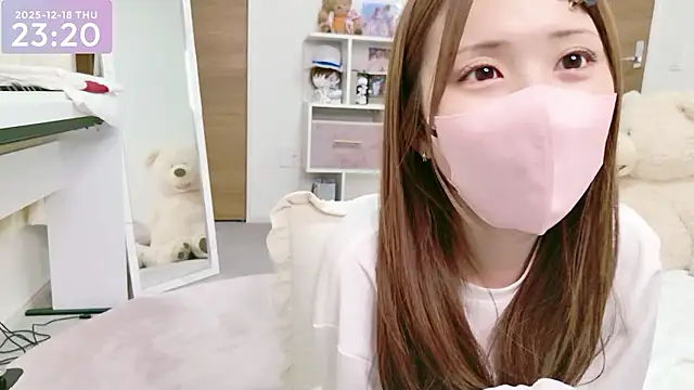 Snapshot of -SHINON- chatting on December 18, 2025, 2:21 pm -SHINON- online show from December 18, 2025, 2:21 pm