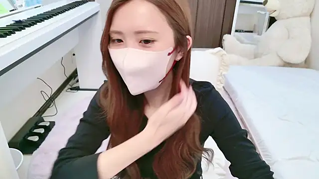 Snapshot of -SHINON- chatting on January 12, 2025, 11:17 am -SHINON- online show from January 12, 2025, 11:17 am