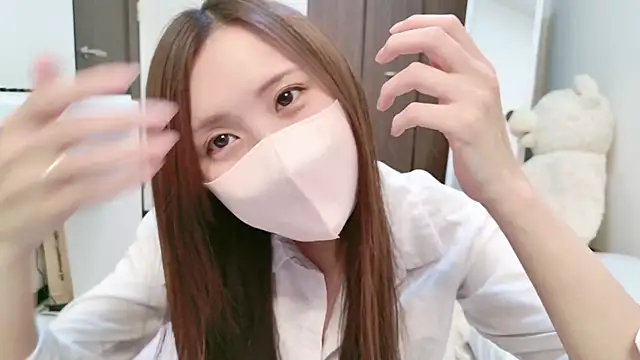 Snapshot of -SHINON- chatting on February 2, 2025, 3:17 pm -SHINON- online show from February 2, 2025, 3:17 pm