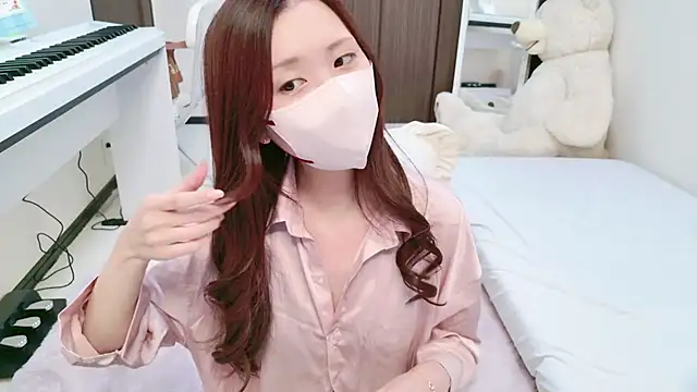 Snapshot of -SHINON- chatting on January 15, 2025, 2:45 pm -SHINON- online show from January 15, 2025, 2:45 pm
