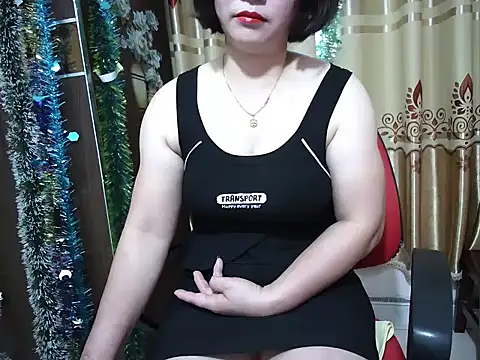 Snapshot of Mama-BigPussy chatting on May 18, 2026, 11:42 pm Mama-BigPussy online show from May 18, 2026, 11:42 pm