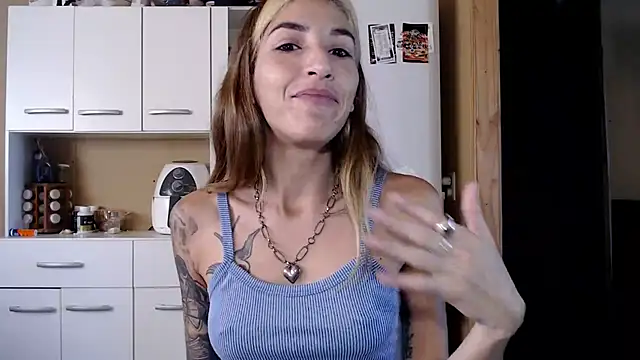 Snapshot of stephieval_ chatting on May 12, 2026, 1:39 pm stephieval online show from May 12, 2026, 1:39 pm