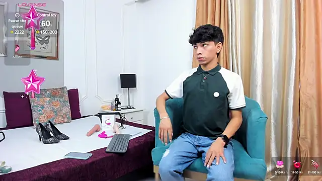 Snapshot of Santy_carrington chatting on January 11, 2025, 2:25 pm Santy carrington online show from January 11, 2025, 2:25 pm