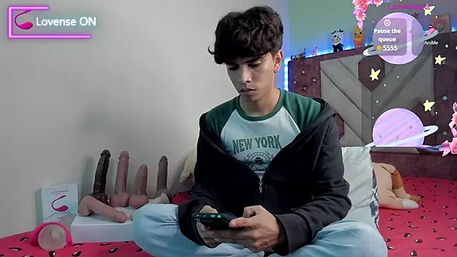 Snapshot of Santy_carrington chatting on September 24, 2025, 3:24 am Santy carrington online show from September 24, 2025, 3:24 am