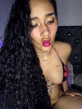 Snapshot of jaderossxx chatting on June 4, 2026, 2:38 am jaderossxx online show from June 4, 2026, 2:38 am