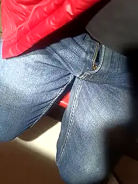 Snapshot of franko1987 chatting on March 7, 2025, 2:34 pm franko1987 online show from March 7, 2025, 2:34 pm