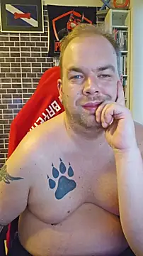 Snapshot of PupW0lfy chatting on November 3, 2025, 3:04 pm PupW0lfy online show from November 3, 2025, 3:04 pm