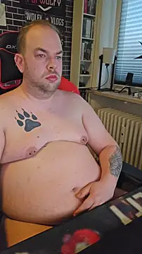 Snapshot of PupW0lfy chatting on January 15, 2026, 10:18 am PupW0lfy online show from January 15, 2026, 10:18 am