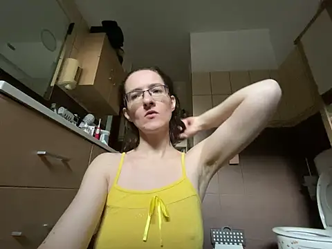 Snapshot of Milky_hairy_mommy chatting on December 18, 2025, 7:35 am Milky hairy mommy online show from December 18, 2025, 7:35 am