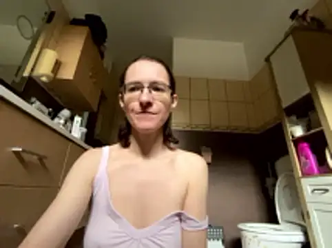 Snapshot of Milky_hairy_mommy chatting on December 17, 2025, 8:08 am Milky hairy mommy online show from December 17, 2025, 8:08 am