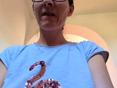 Milky hairy mommy online show from July 16, 2026, 6:54 am
