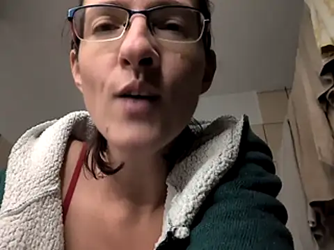 Snapshot of Milky_hairy_mommy chatting on November 25, 2025, 9:26 pm Milky hairy mommy online show from November 25, 2025, 9:26 pm