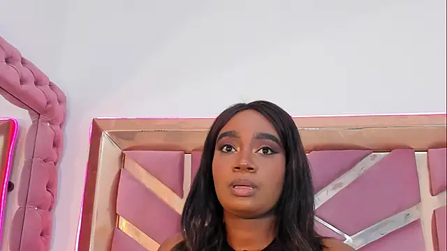 Britanymooree online show from April 16, 2026, 7:58 pm