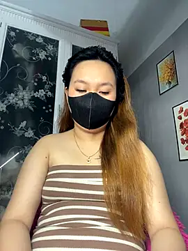 Snapshot of Odette68 chatting on September 21, 2025, 9:36 am Odette68 online show from September 21, 2025, 9:36 am