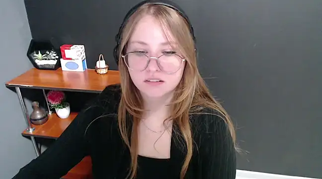 Snapshot of lady_minx chatting on January 21, 2025, 10:52 am lady minx online show from January 21, 2025, 10:52 am