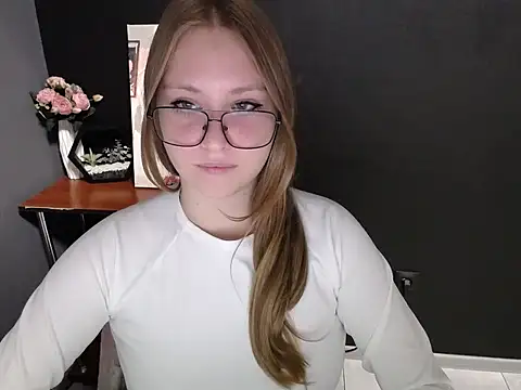 Snapshot of lady_minx chatting on October 6, 2025, 7:20 am lady minx online show from October 6, 2025, 7:20 am