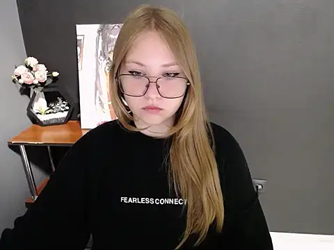 Snapshot of lady_minx chatting on October 13, 2025, 6:37 am lady minx online show from October 13, 2025, 6:37 am