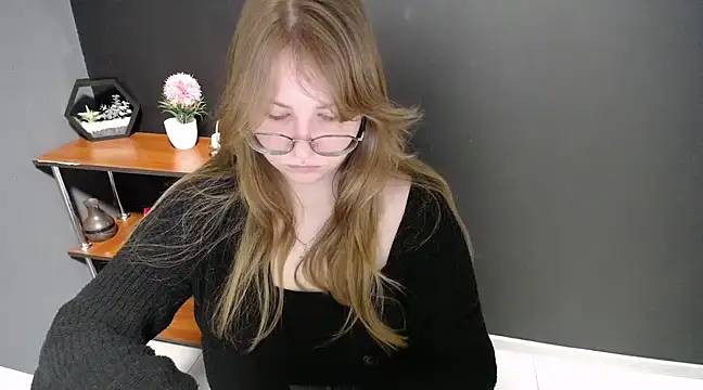 Snapshot of lady_minx chatting on February 28, 2025, 10:30 am lady minx online show from February 28, 2025, 10:30 am