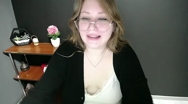 Snapshot of lady_minx chatting on February 14, 2025, 10:38 am lady minx online show from February 14, 2025, 10:38 am