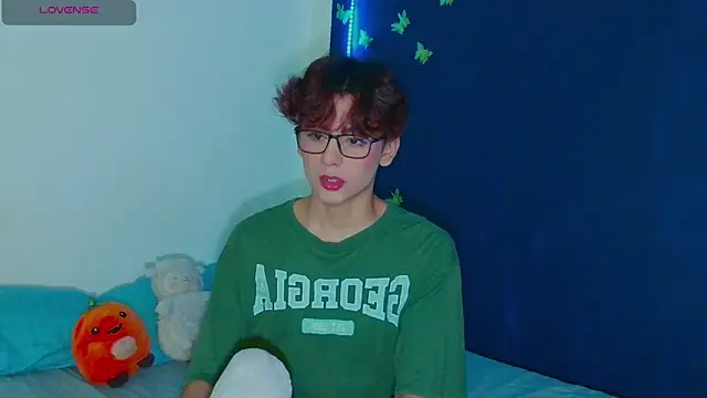 Snapshot of arnold_laurent_ chatting on December 4, 2025, 5:17 am arnold laurent online show from December 4, 2025, 5:17 am