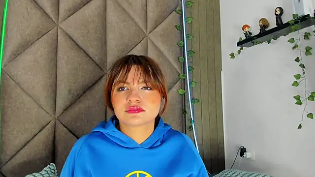 AbbyWathson online show from December 18, 2025, 11:36 am