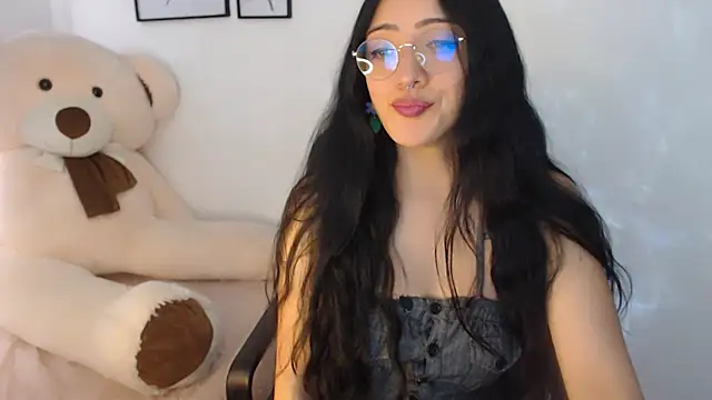Snapshot of Suzanne_abbey chatting on September 23, 2025, 9:55 pm Suzanne abbey online show from September 23, 2025, 9:55 pm