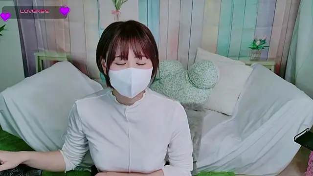 Snapshot of SERA-xx- chatting on October 4, 2025, 5:20 am SERA-xx- online show from October 4, 2025, 5:20 am