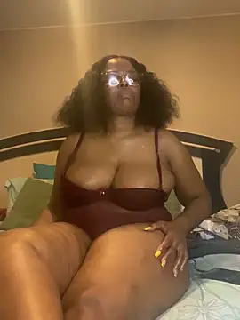 Snapshot of Nomthie chatting on November 7, 2025, 8:57 pm Nomthie online show from November 7, 2025, 8:57 pm