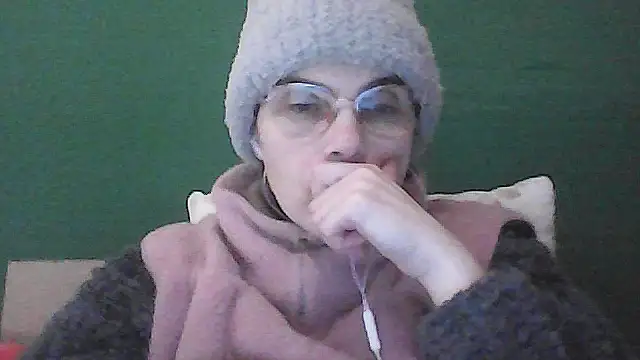 Snapshot of Musical__fantasy chatting on December 15, 2025, 7:52 pm Musical fantasy online show from December 15, 2025, 7:52 pm