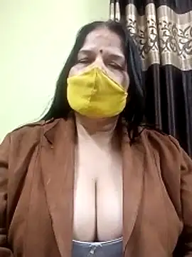 Snapshot of IndianAngle chatting on December 16, 2025, 8:24 pm IndianAngle online show from December 16, 2025, 8:24 pm