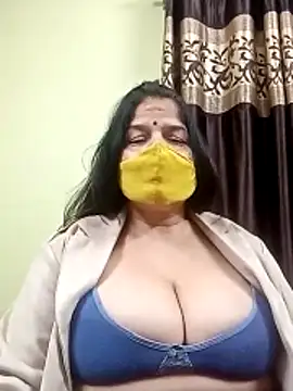 Snapshot of IndianAngle chatting on December 21, 2025, 7:37 pm IndianAngle online show from December 21, 2025, 7:37 pm