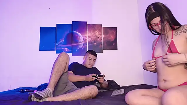 Snapshot of evanandsunny chatting on November 22, 2025, 10:41 pm evanandsunny online show from November 22, 2025, 10:41 pm