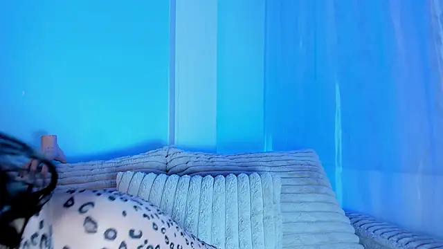 Snapshot of EmilyWithe chatting on October 5, 2025, 12:12 am EmilyWithe online show from October 5, 2025, 12:12 am