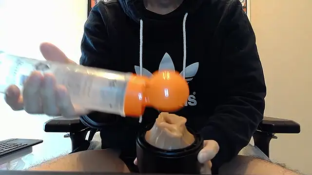 cho aniki online show from November 15, 2025, 2:59 am