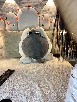 Snapshot of _MadiLee_ chatting on February 6, 2026, 3:02 am MadiLee online show from February 6, 2026, 3:02 am