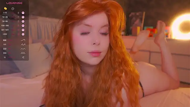 Snapshot of RedHotVixen0 chatting on December 22, 2025, 3:39 am RedHotVixen0 online show from December 22, 2025, 3:39 am