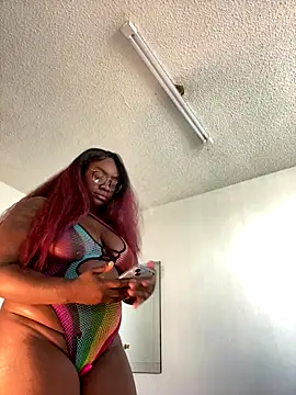 Snapshot of LillShayy chatting on October 8, 2025, 4:40 pm LillShayy online show from October 8, 2025, 4:40 pm